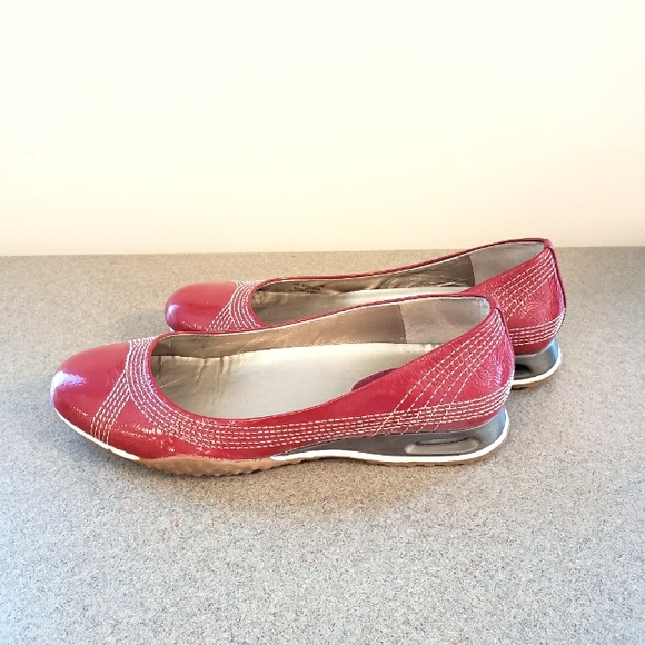 Cole Haan Cherry Red Nike Air shoes - Picture 3 of 6